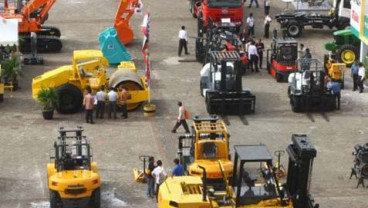 Perbaikan Jalan Digenjot, Permintaan Alat Berat Lokal Tetap Minim